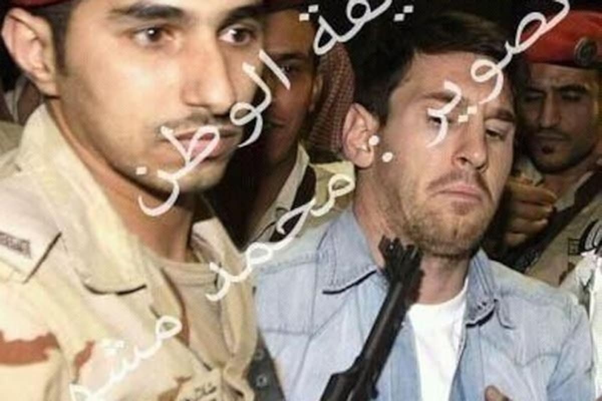 El arma del custodio le apunta a Messi, que no puede evitar el disgusto