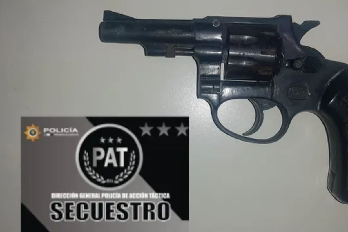 El arma que fue hallada en la mochila de un niño de 10 años en una escuela de Rosario
