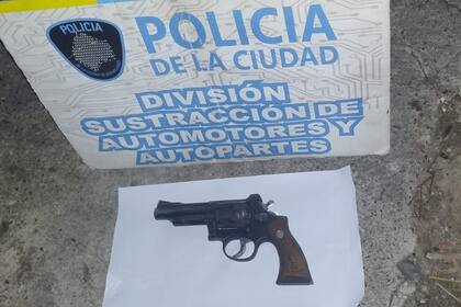El arma que portaba el hombre detenido