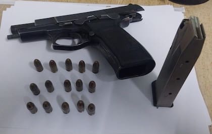 El arma que tenía la víctima pertenecía a su hermano