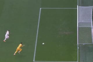 El gol más insólito de la Eurocopa: pase atrás... ¡sin mirar al arquero!
