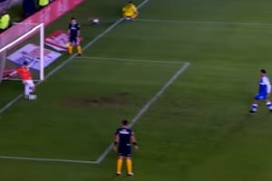 Banfield sufrió hasta el límite en la Copa Argentina, pero el arquero que se despedía lo salvó sin tirarse y con el pie