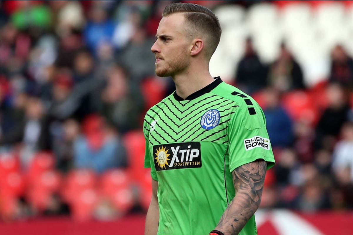 El arquero fue a tomar agua y le convirtieron