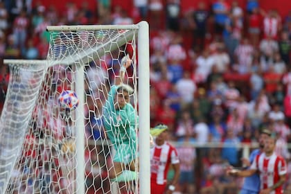 El arquero Mele no puede evitar el golazo de Matías García para el 2-0 de Belgrano