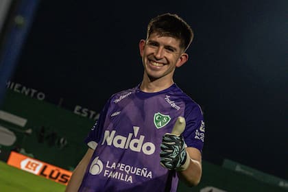 El arquero Thyago Ayala, la figura de Sarmiento en la victoria ante Independiente Rivadavia por 2-1