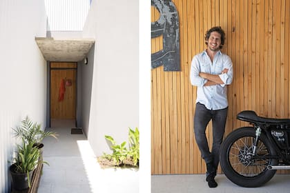 Restaurador y coleccionista apasionado, Agustín estaciona su moto favorita adentro. La letra de chapa la encontró en la calle.. A la izquierda, un detalle del nuevo piso revestido en chapa.