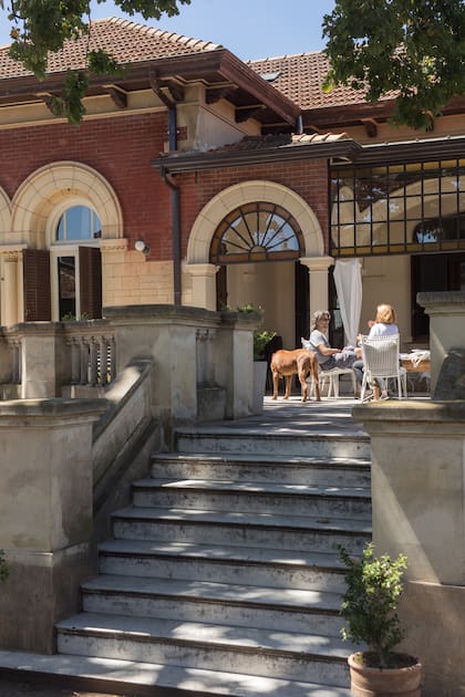 El arquitecto Julio Maschió diseñó la vivienda familiar inspirado en el estilo de los villinos italianos.