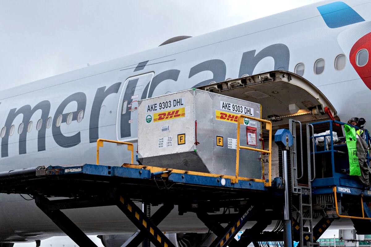 El arribo de vacunas de Pfizer, en el aeropuerto de Ezeiza