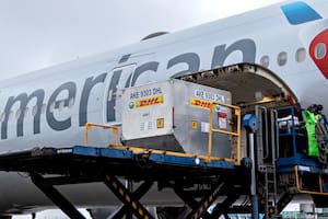 El arribo de vacunas de Pfizer, en el aeropuerto de Ezeiza