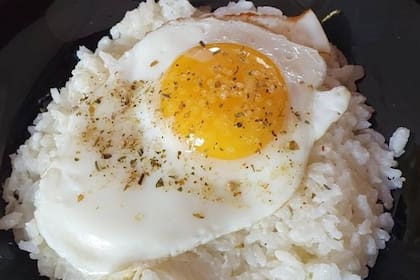 El arroz con huevo supera a la carne roja en valor nutricional (imagen ilustrativa)