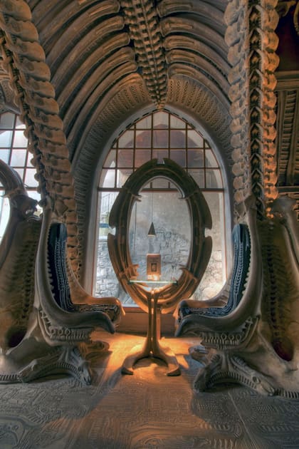 El arte biomecánico característico de Giger, el creador de los aliens