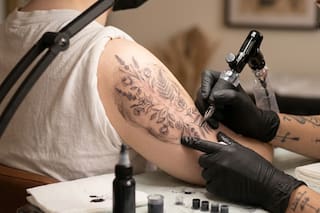 Tres mujeres, un mismo refugio: cómo un tatuaje sobre sus cicatrices las ayudó a sanar y cerrar el capítulo más duro