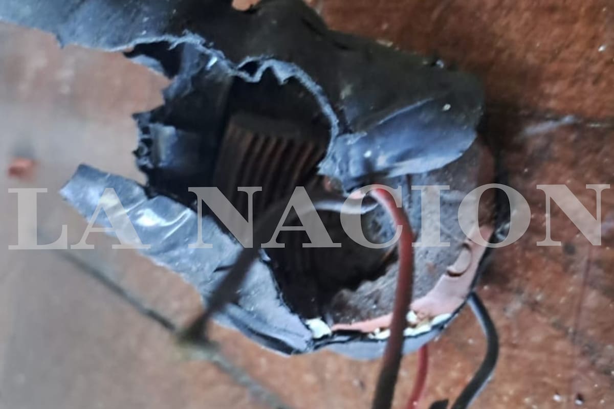 El artefacto metálico que estaba dentro del paquete-bomba