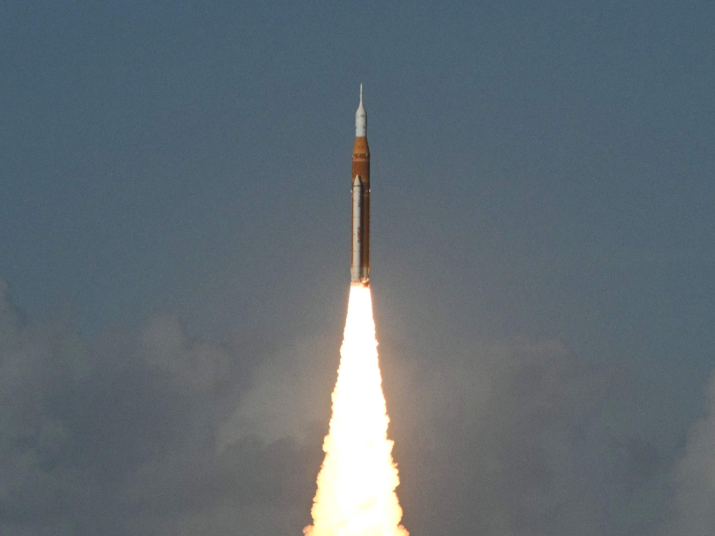 ¡Ya despegó Artemis II! La NASA regresa a la Luna después de 53 años: así se vivió el lanzamiento