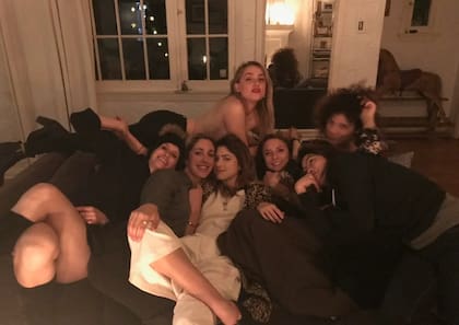 El artículo reveló que Amber reclutaba a muchas mujeres