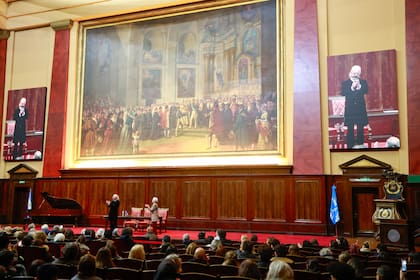 El artista argentino Helmut Ditsch se presentó en el Aula Magna de la Facultad de Derecho de la Universidad de Buenos Aires