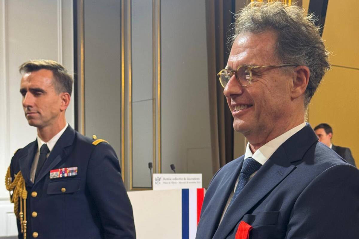 El artista argentino Pablo Reinoso, condecorado por el presidente francés