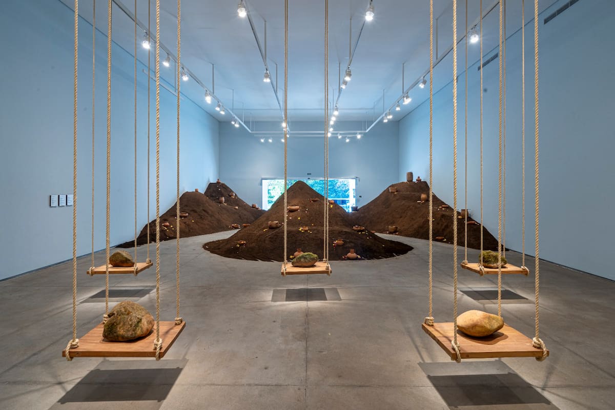 El artista guatemalteco Edgar Calel inauguró su primera exposición en Brasil