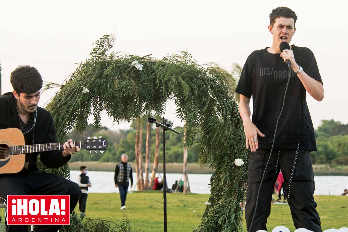 El artista se lució arriba del escenario