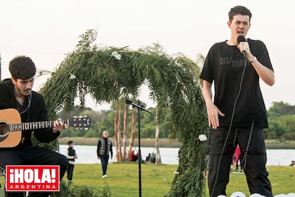 El artista se lució arriba del escenario