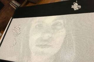 Un artista convirtió 13.000 dados en un retrato