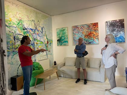El artista visual Santiago Espeche abrirá este fin de semana al público las puertas de su estudio en San Telmo
