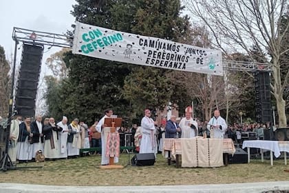 El arzobispo Marcelo Colombo, presidente del Episcopado, cuestionó el recorte de fondos a los centros de recuperación de adictos, al presidir una celebración en honor de Ceferino Namuncurá en Chimpay