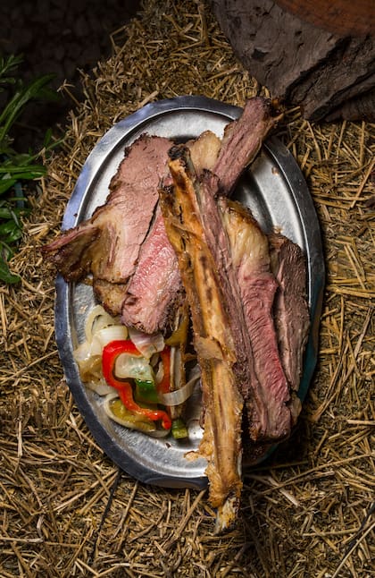 El asado ancho con costilla: un kilo y medio de placer cárnico.