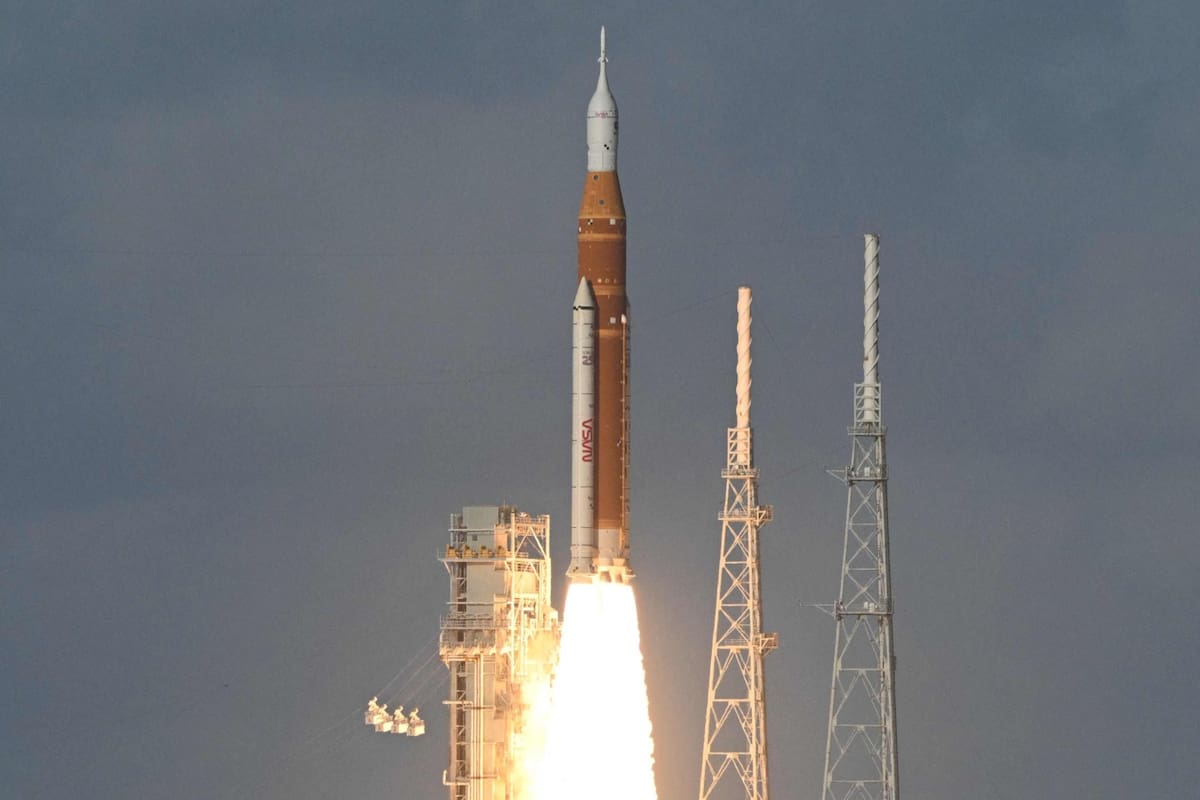 El ascenso de Artemis II se desarrolla con éxito