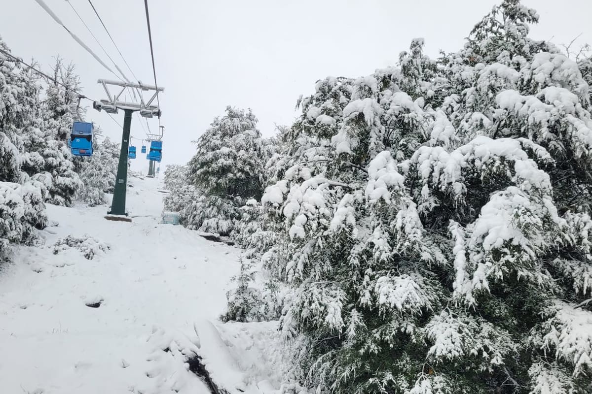 El ascenso por la telecabina Amancay en el cerro Catedral.