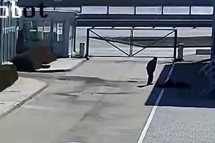 El asesinato quedó registrado en las cámaras de seguridad publicadas por CNN