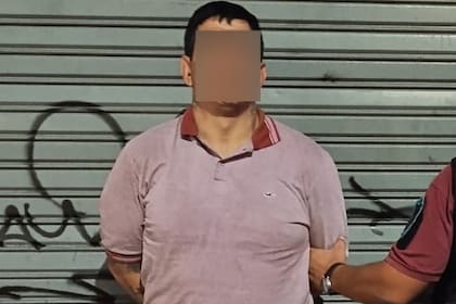 El asesino tiene 45 años y fue detenido tras robar medias junto a un menor de 16