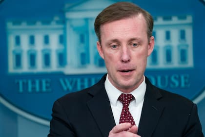 El asesor de seguridad nacional de la Casa Blanca Jake Sullivan habla durante una rueda de prensa en la Casa Blanca el lunes 4 de diciembre de 2023