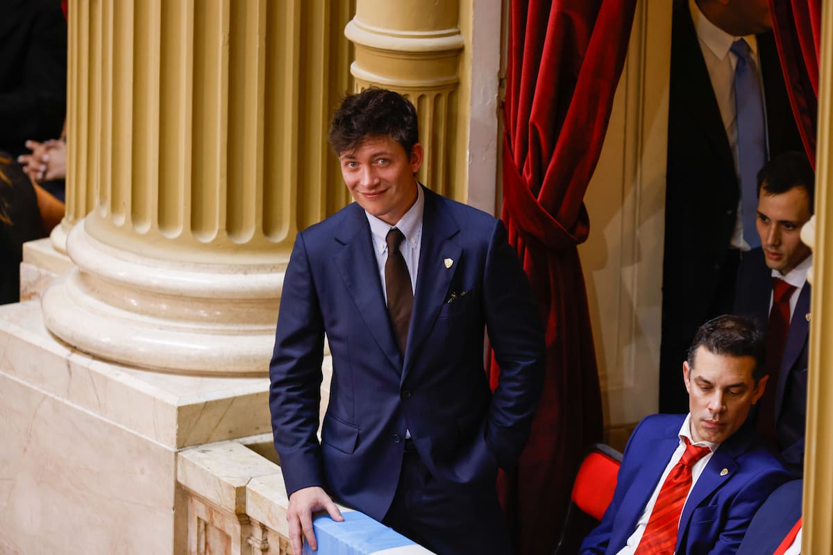 El asesor presidencial Santiago Caputo en uno de los palcos del Congreso