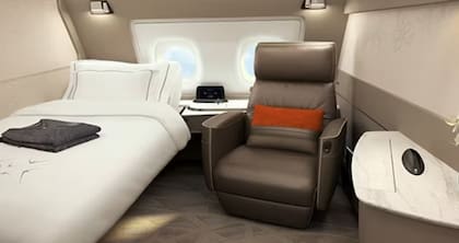 El asiento de las Suites gira libremente y se reclina, una de las características de la cabina más exclusiva de Singapore Airlines