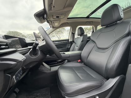 El asiento del conductor cuenta con memorias