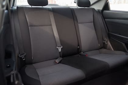 El asiento trasero en la posición central es considerado el más seguro ante choques laterales o frontales
