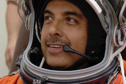 El astronauta mexicano José Hernández inspiró la producción de una película