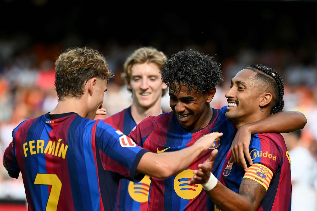 El ataque de Barcelona se divierte: Lamine Yamal marcó un doblete, Fermín López marcó uno y dios dos asistencias, Raphinha sigue como goleador de la liga española y Anthony Gordon, como líder en pases-gol.