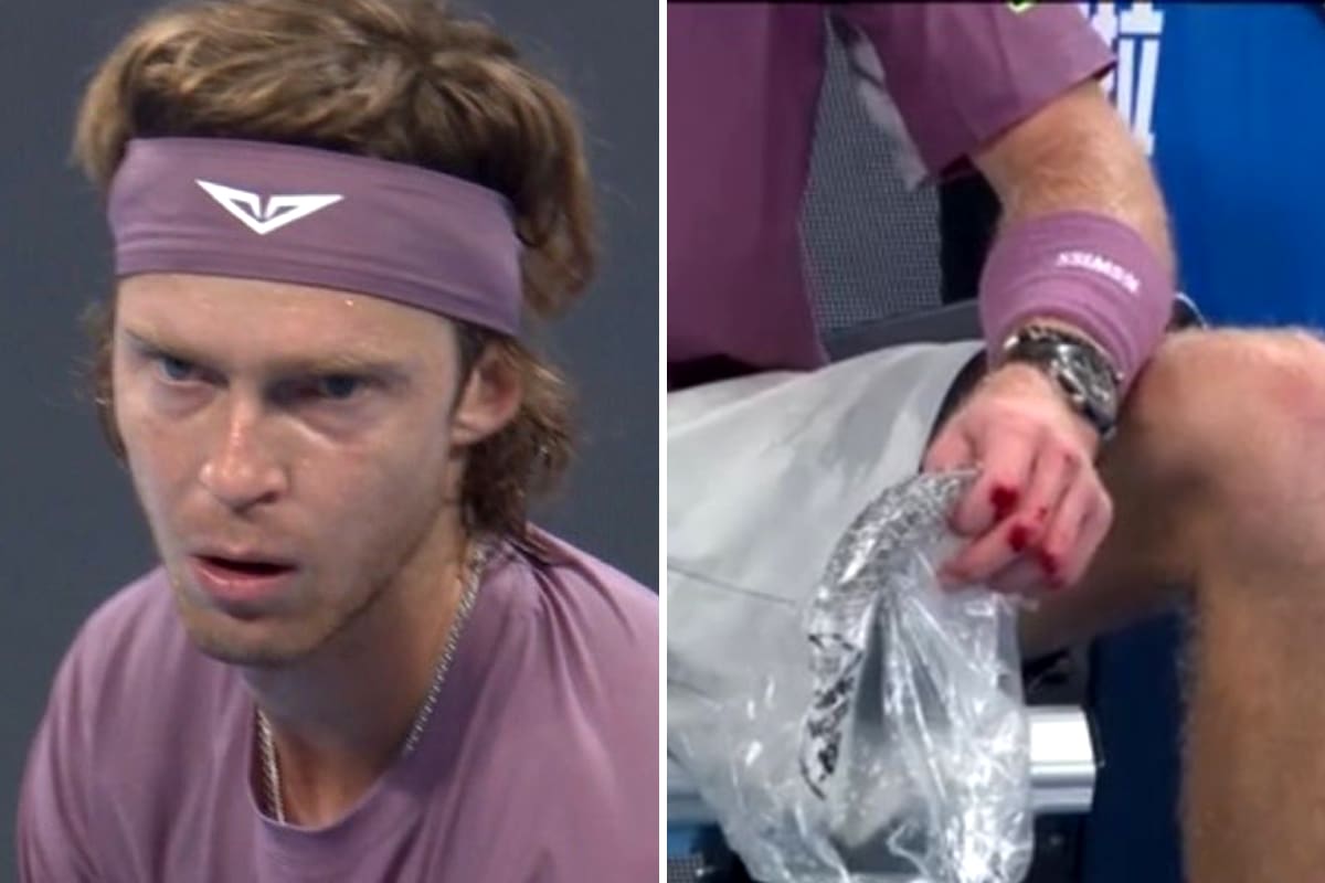 El ataque de furia de una figura del tenis: golpeó un cartel con su mano y terminó con los dedos llenos de sangre