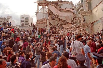 El ataque a la AMIA dejó 85 muertos y 300 heridos en 1994, y constituye el peor atentado de la historia argentina