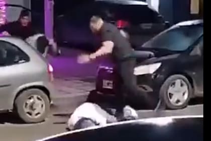 El ataque fue filmado por los ocasionales testigos