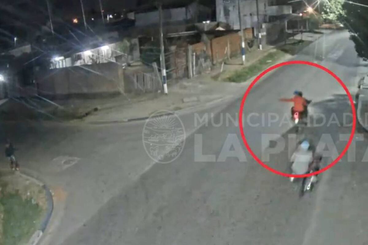 El ataque fue realizado por cinco hombres que circulaban en tres motos
