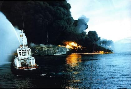 El ataque provocó el hundimiento del Seawise Giant.
