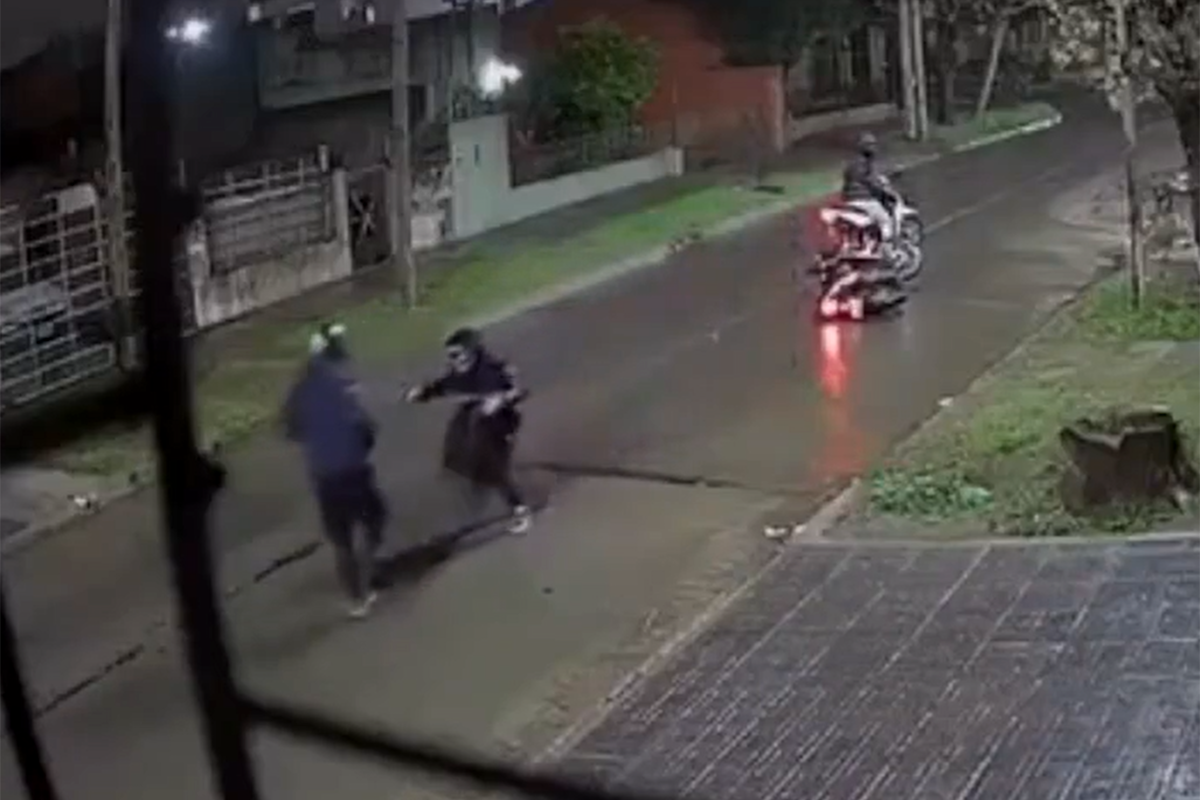 El ataque quedó grabado por una cámara de video