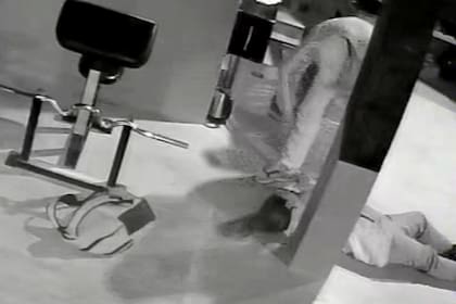 El ataque quedó registrado por una cámara de seguridad
