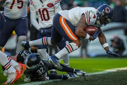 El ataque terrestre dominante de los Bears lidera su 5ta victoria consecutiva, 24-15 sobre Eagles