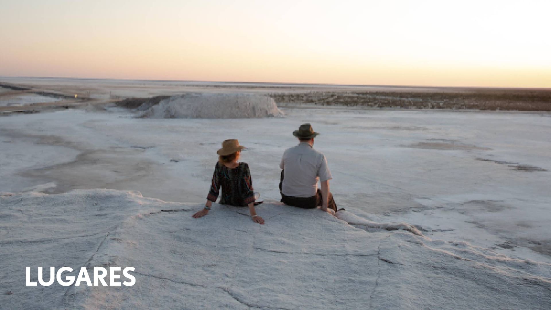 El atardecer es el mejor momento del día para visitar el salar.
