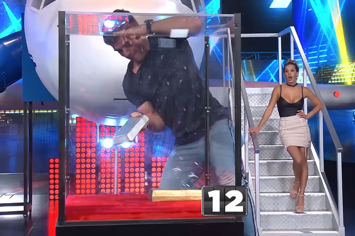 El atleta olímpico sorprendió a todos con su curiosa técnica para sacar el lingote de plata