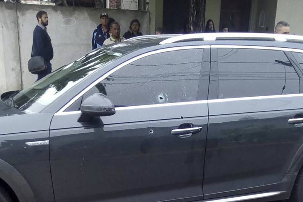 El Audi A4 de Guastini, con las marcas de dos de los tiros mortales